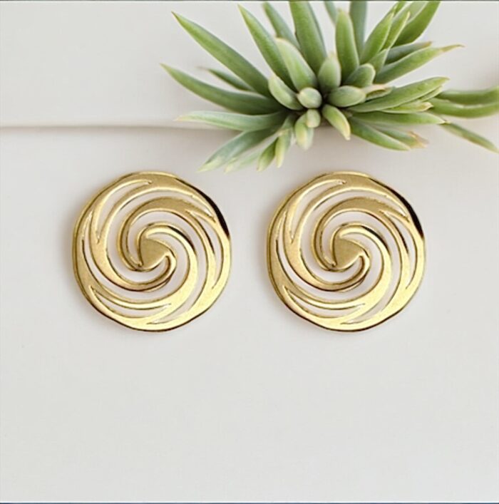 Boucles d'oreilles spirale - Plaqué or – Image 2