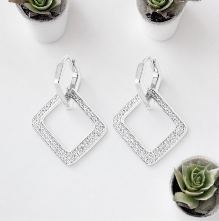 Boucles d'oreilles créoles - Pampille carrée - Oxydes de zirconium - Argent rhodié – Image 3