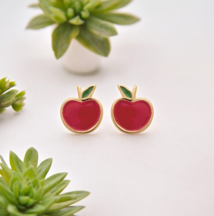 Boucles d'oreilles pomme - Laque rouge et vert - Plaqué or – Image 2