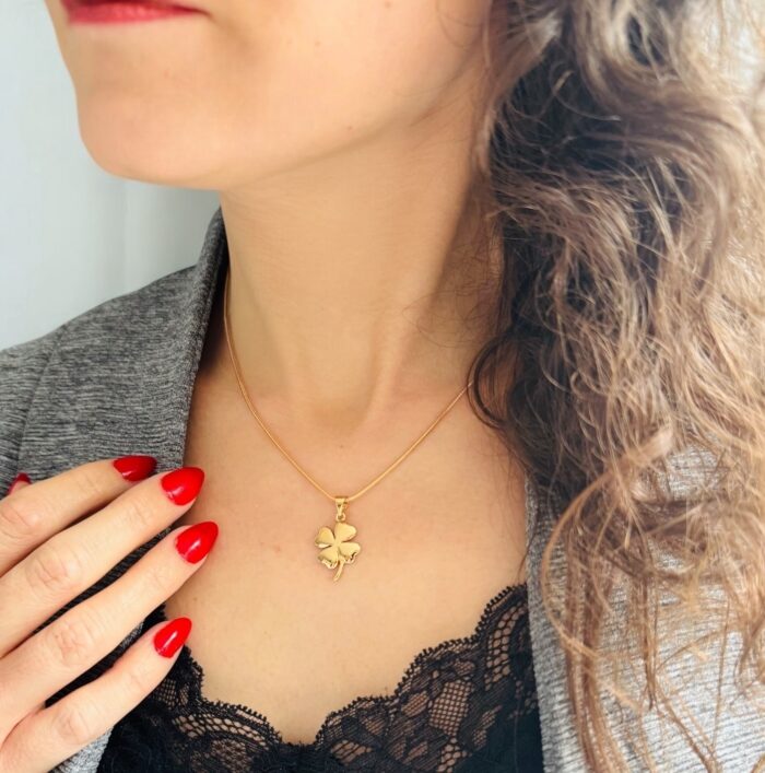 Collier pendentif trèfle quatre feuilles - Chaîne serpent - Plaqué or – Image 3