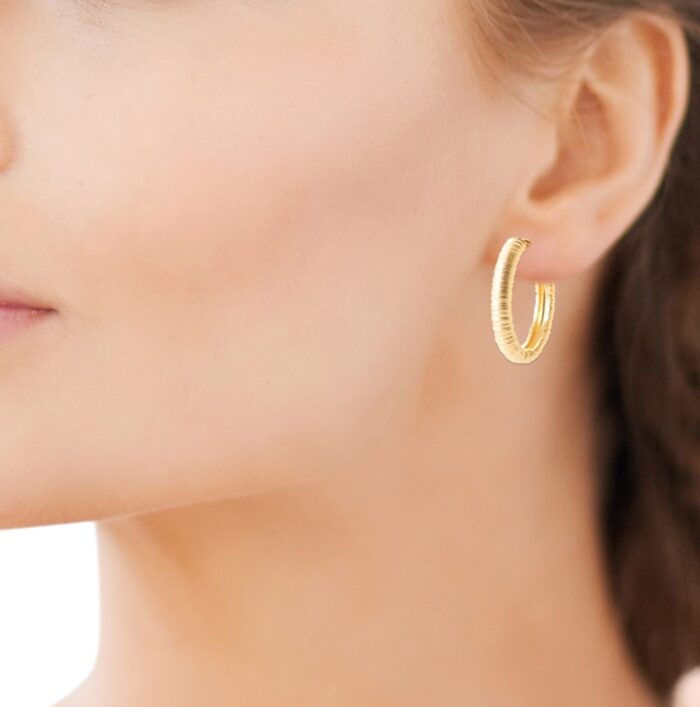 Boucles d'oreilles créoles "Ondine" - 30 mm - Plaqué or – Image 4
