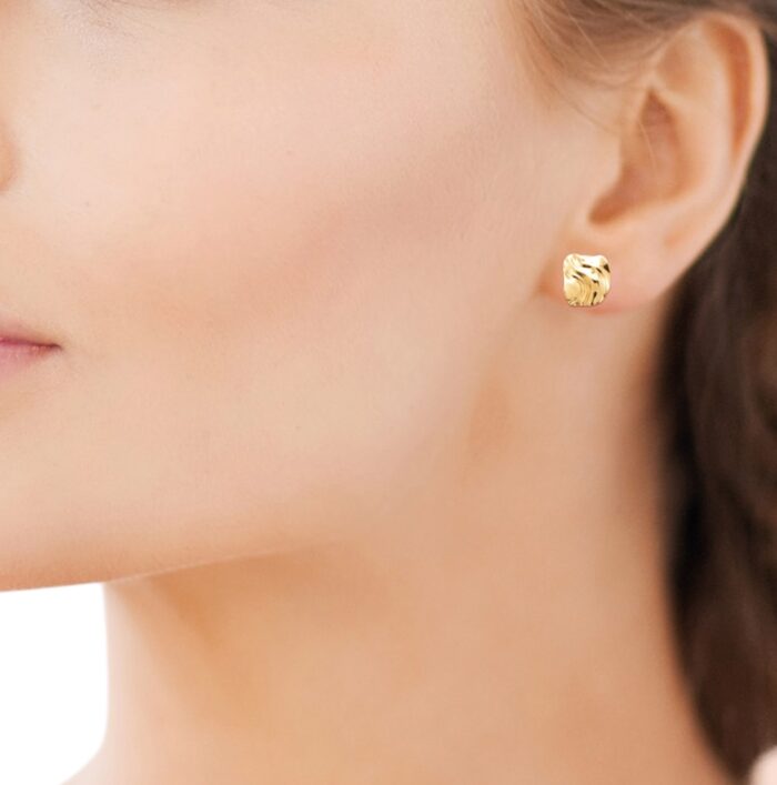 Boucles d'oreilles "Carré ondulé chic" - Plaqué or – Image 4