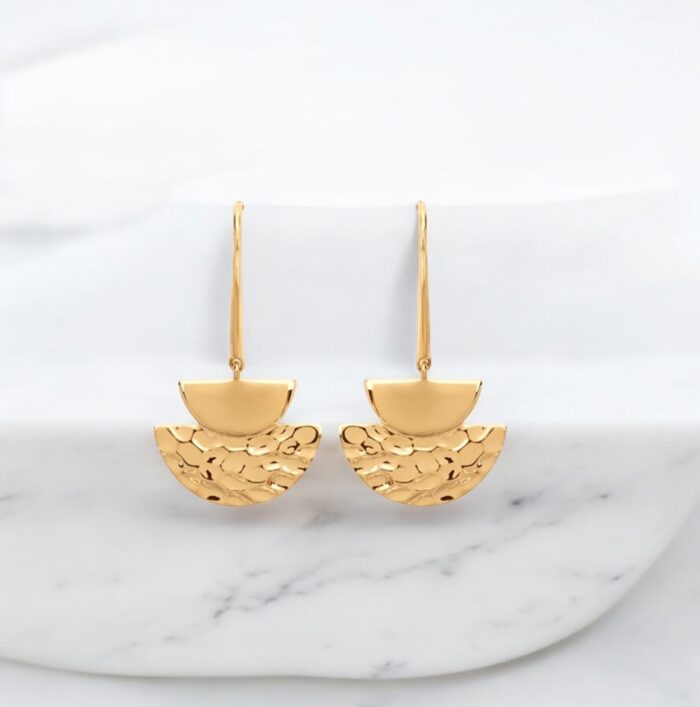 Boucles d'oreilles "Demi-lune" - Plaqué or – Image 3