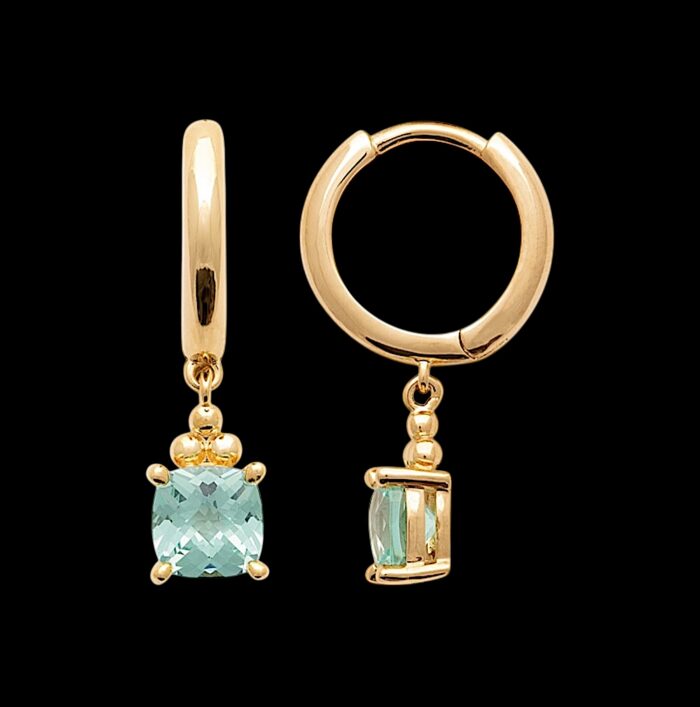 Boucles d'oreilles créoles "Éclat vert" - Oxyde de zirconium vert - Plaqué or – Image 2