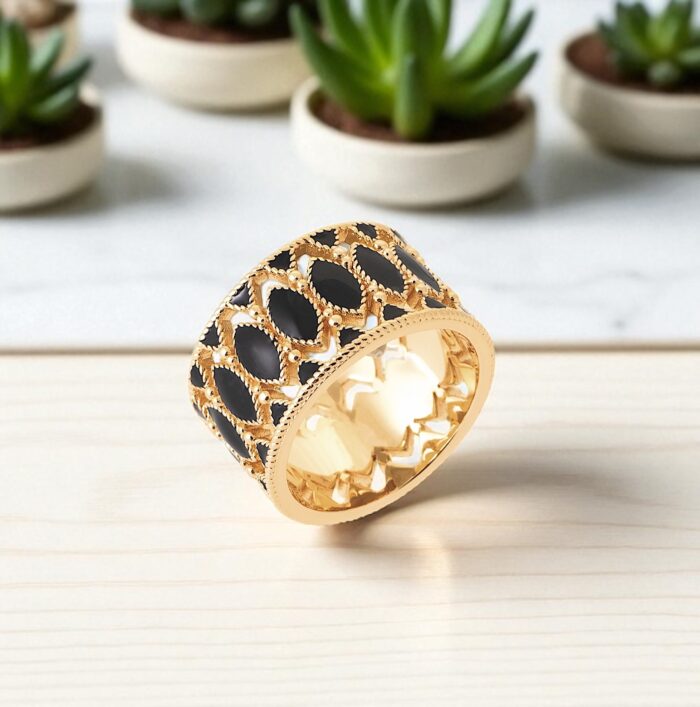 Bague "Rosace" - Laque noir - Plaqué or – Image 3